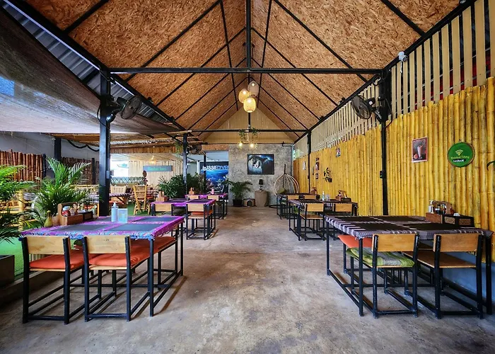 Bambus Restaurant, Bar & Hostel